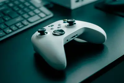 Licenciements jeux vidéo par taille : comment gérer la volatilité
