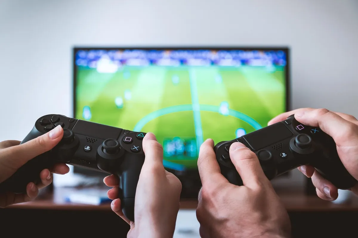 gaming, tv, players, player, home, game, games, tv station, console, girl, man, woman, hobby, relax, playing, gamepad, game controller, hardware, technology, ga