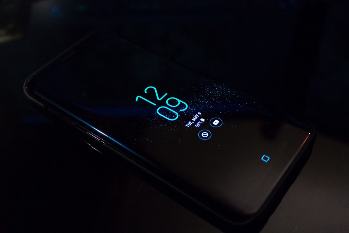 Retina-Display-Smartphone mit technologischer Entwicklung