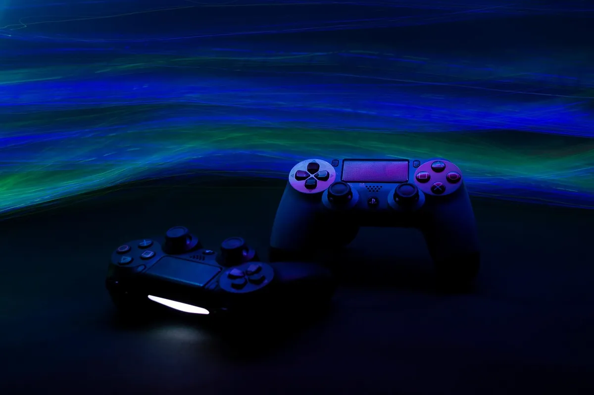 ゲームコンソール、ソニー、ビデオゲーム、ライト、ネオン、フリーゼライト、ゲームパッド、ジョイスタick、コンソール、PS4、Xbox、暗い、ジョイスタick、プレイステーション、コントローラー、プレイ、ゲーム、テクノロジー