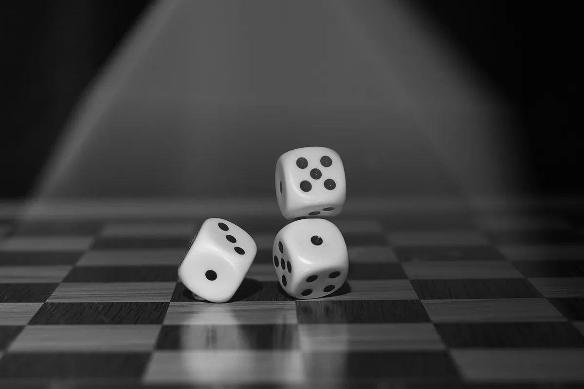 骰子、遊戲、黑白、掷骰子、棋盤遊戲、隨機、幸运骰子、玩、賭博、立方體、黑白、骰子、骰子、骰子、骰子、骰子、遊戲、遊戲、遊戲、Ra