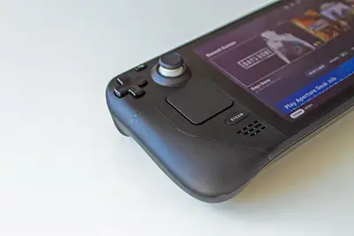 ¿Cómo afecta la plataforma al rendimiento del juego?
